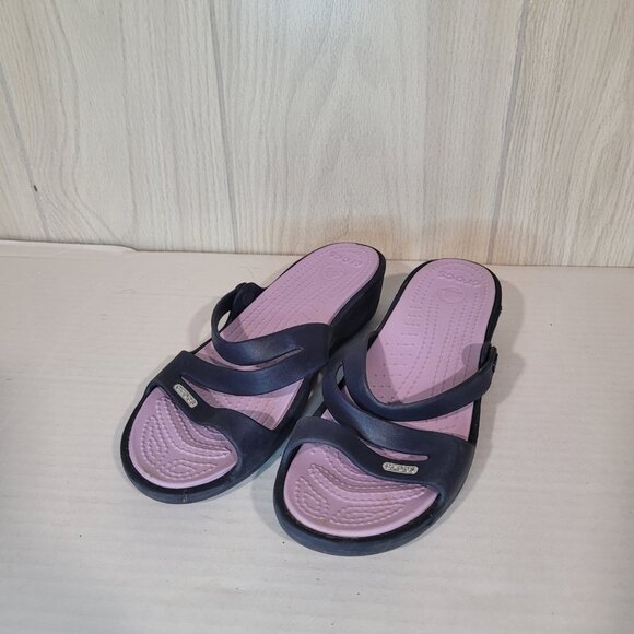 Crocs Womens Patricia Sandal Size 8 Navy Purple Strappy Slide  Wedge Heel Shoe - Picture 1 of 5